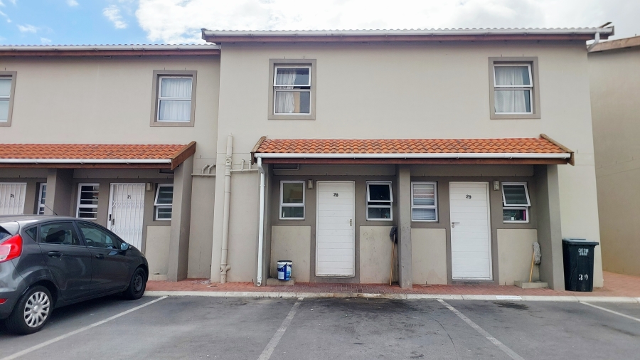 2 Bedroom Property for Sale in Stratford Green Western Cape
